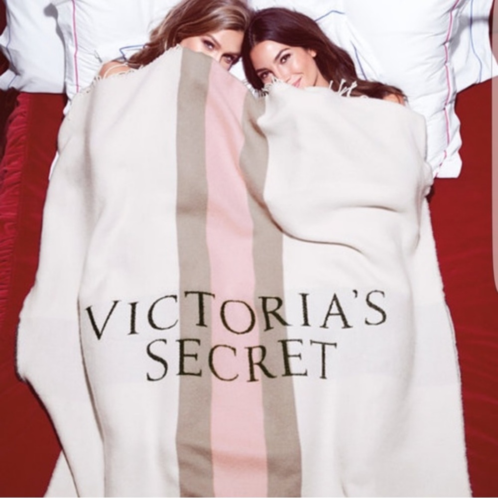 Victoria Secret Throw Blanket - Picture 1 of 15